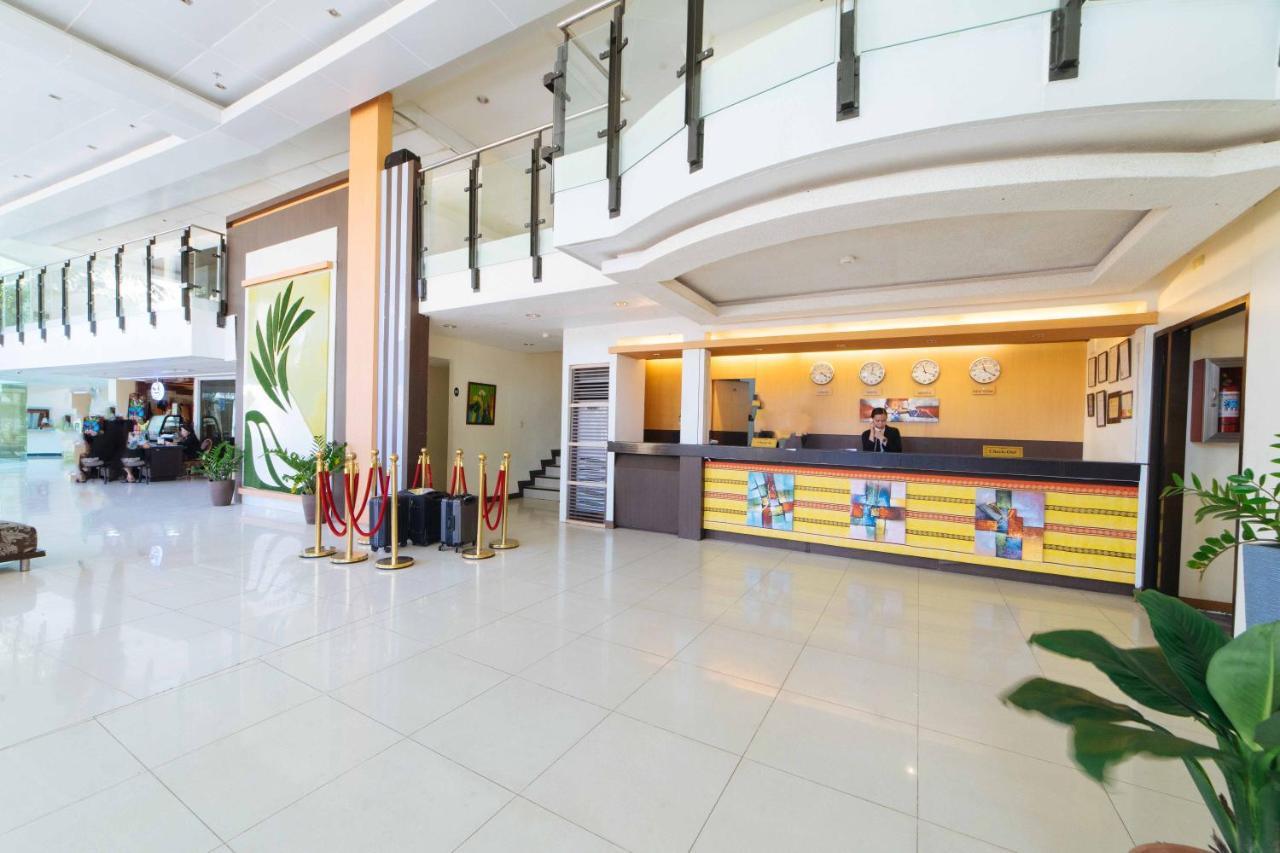 Reddoorz Premium @ The Ritz Garden Oases Hotel Davao Luaran gambar