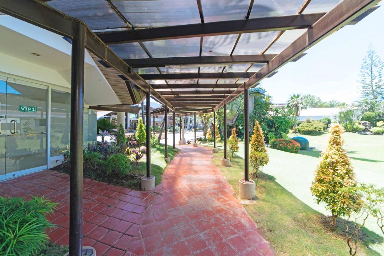 Reddoorz Premium @ The Ritz Garden Oases Hotel Davao Luaran gambar