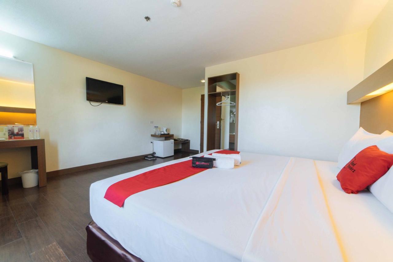 Reddoorz Premium @ The Ritz Garden Oases Hotel Davao Luaran gambar