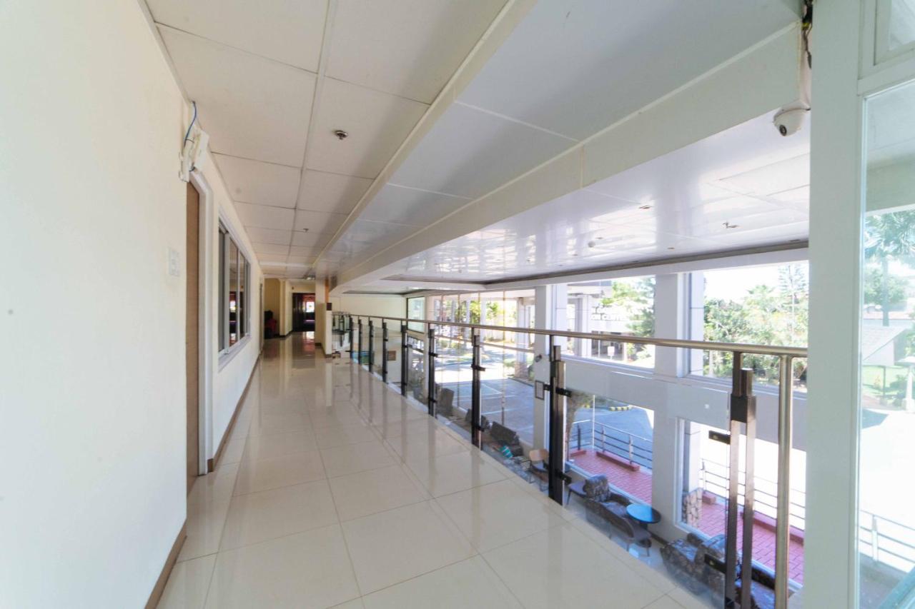 Reddoorz Premium @ The Ritz Garden Oases Hotel Davao Luaran gambar